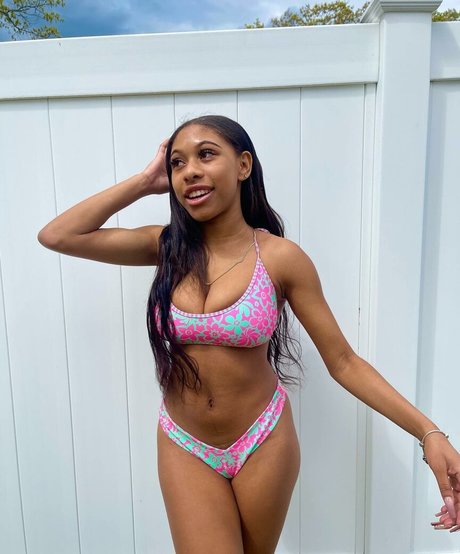 Elyse Rey onlyfans model