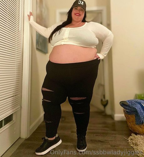 ssbbwladyjiggles onlyfans leaks