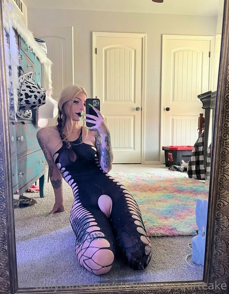 Strawberrysquirtcake onlyfans sexy