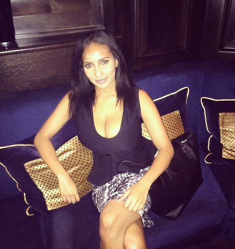 ShayLiving Profile pic