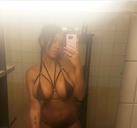 ShayLiving naked leaked onlyfans