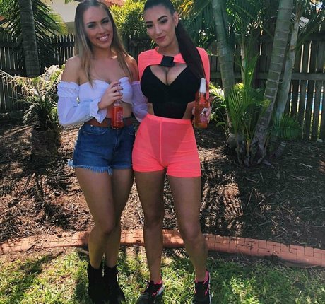 Molly Shield onlyfans