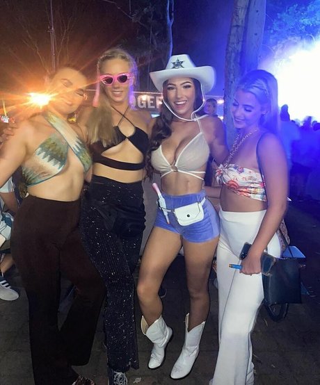 Molly Shield onlyfans leakes