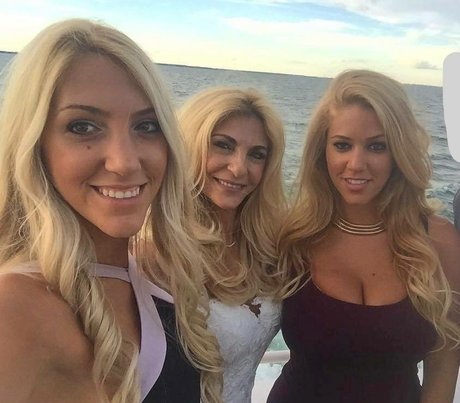 Nicolle A onlyfans nudes leaked