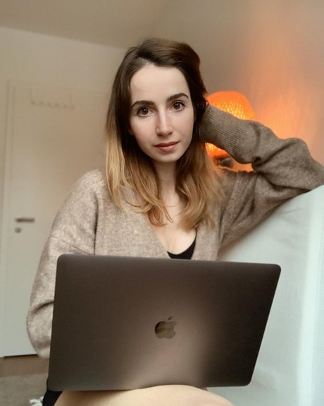 curvy girls onlyfans pornographic photos