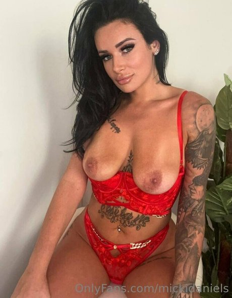 mickidaniels onlyfans nude leak