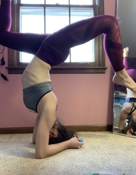 averyafterhours onlyfans strip tease