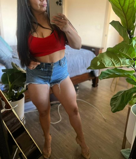 nadianevertells onlyfans pictures