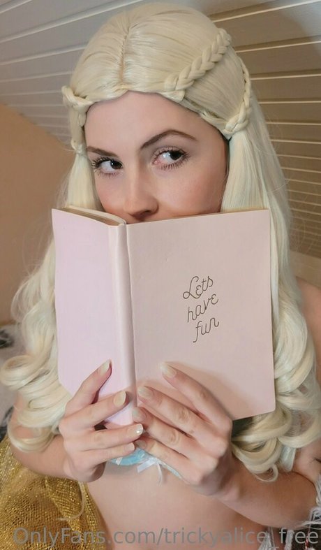 trickyalice free onlyfans striptease