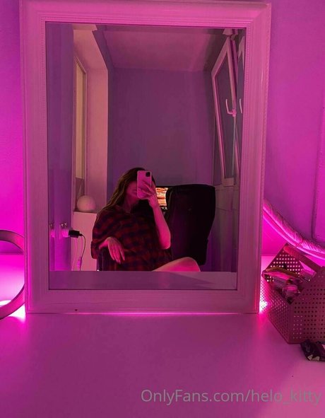 helo kitty onlyfans nude leak