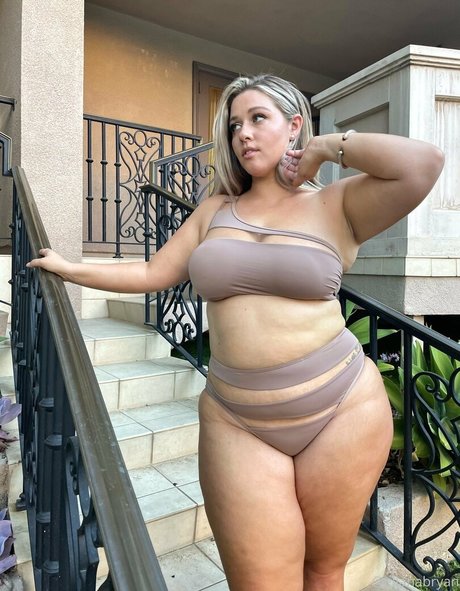Ellanabryan onlyfans model images