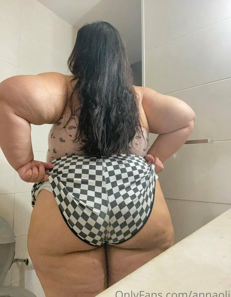 annaoli naked on onlyfans