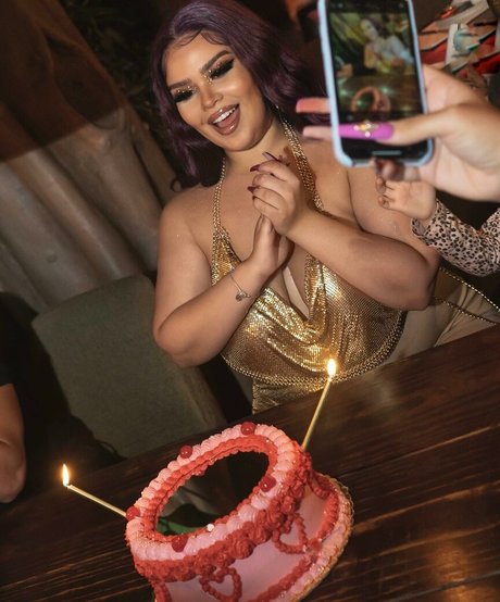 Curvyexoticaa onlyfans nude photos