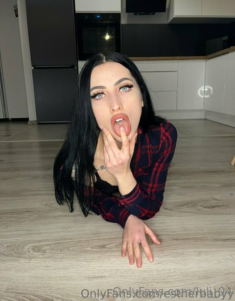 luli 04 onlyfans hot
