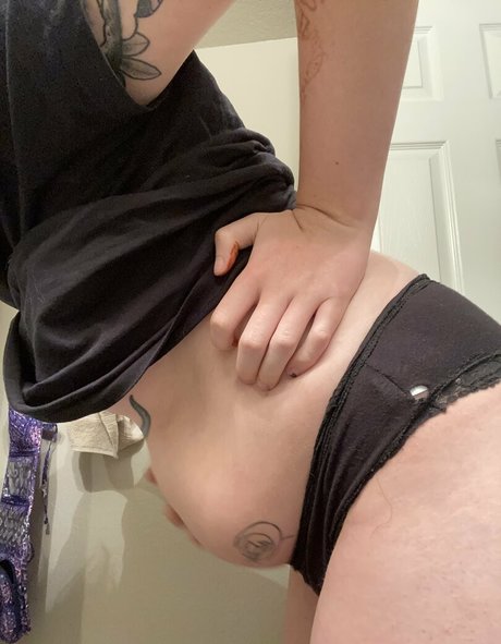 bigbellybenni onlyfans leaks.