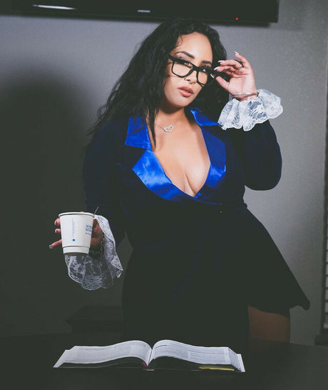 Avangelin Marie onlyfans naked leak