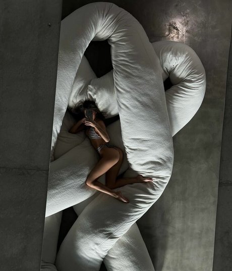 Alina Trunova onlyfans model photo