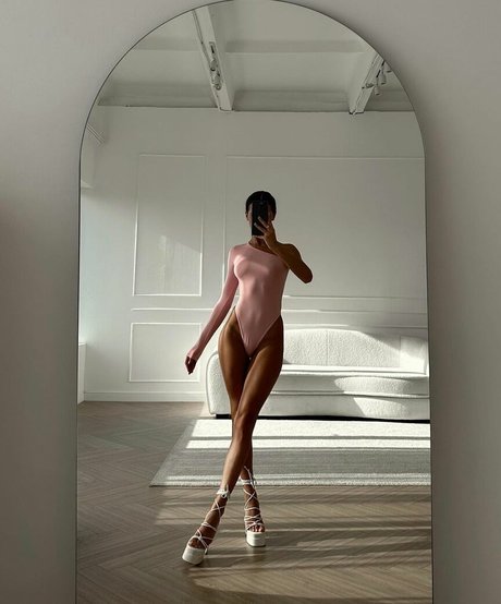 Alina Trunova onlyfans explicit content