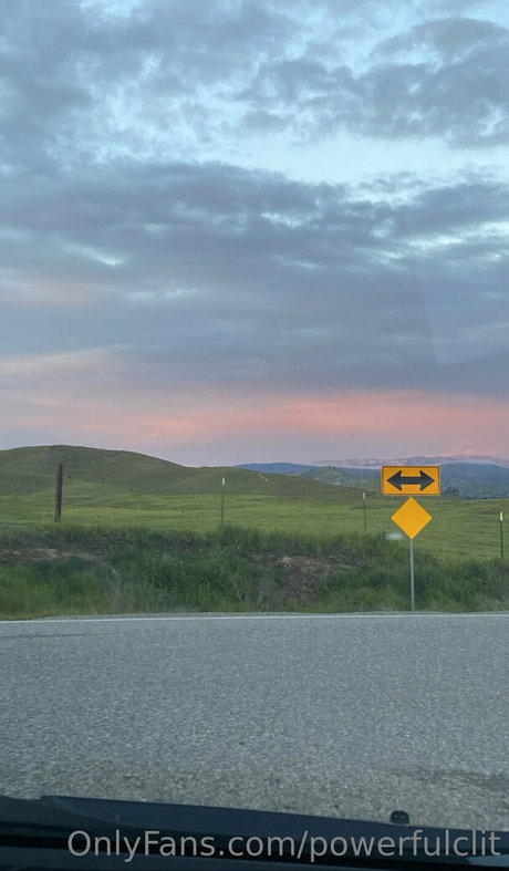 powerfulclit topless onlyfans