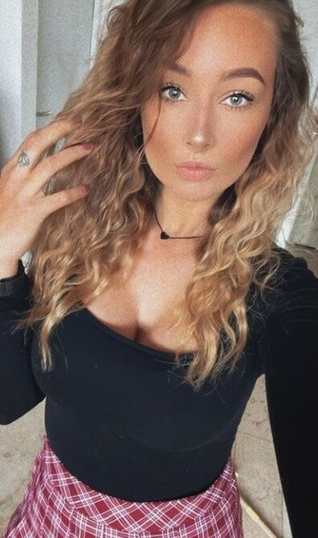 lizzzyfox porn only fans