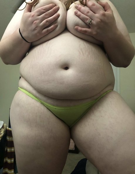 garnetuniverse12 nudes onlyfans leaked