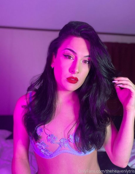 Heavenly Naomi onlyfans leaked.