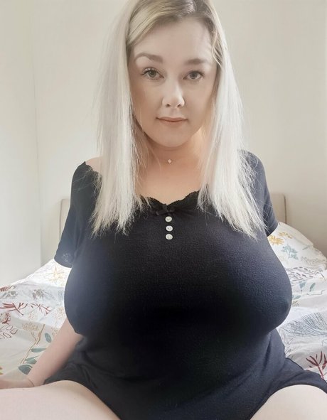 Ivy Wild onlyfans leajs