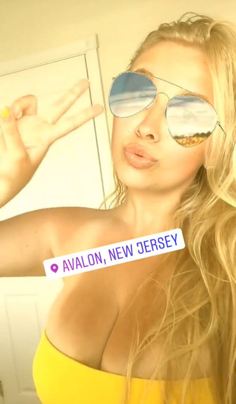 Rhiannon C onlyfans nude