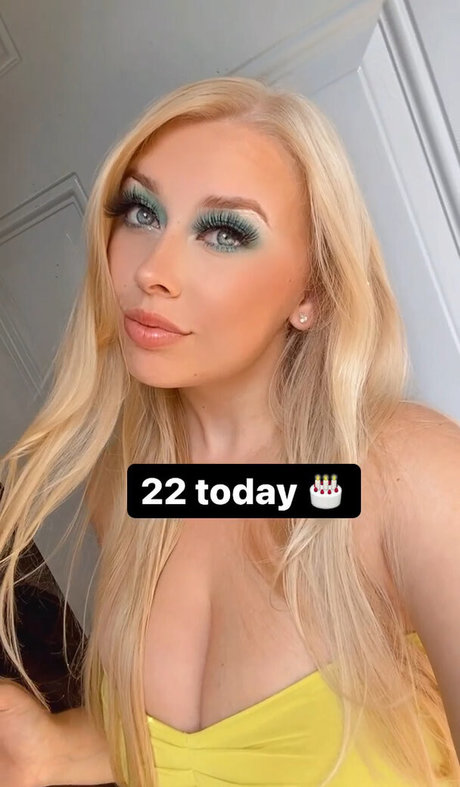 Rhiannon C onlyfans leaks