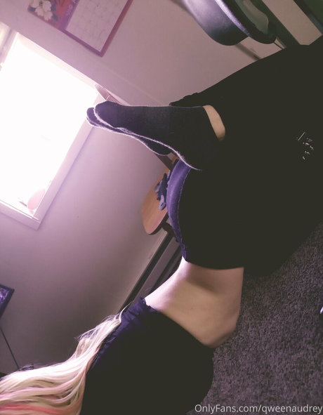 qweenaudrey onlyfans nude leaks