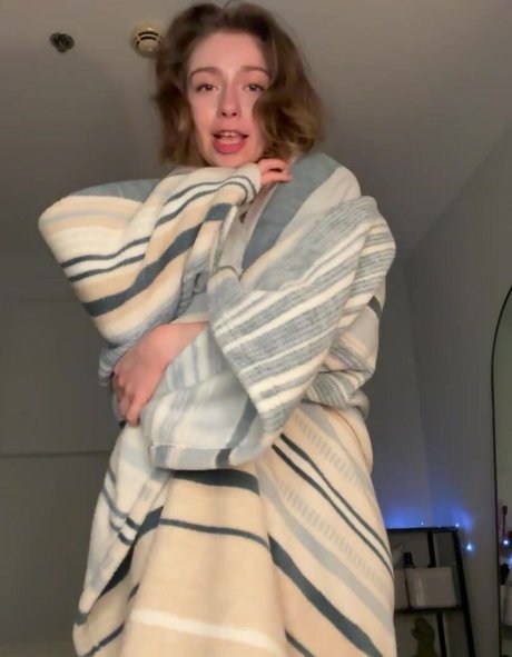 MintakaAww only fans review