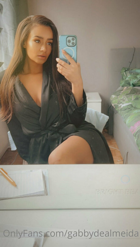 gabbydealmeida boobs onlyfans