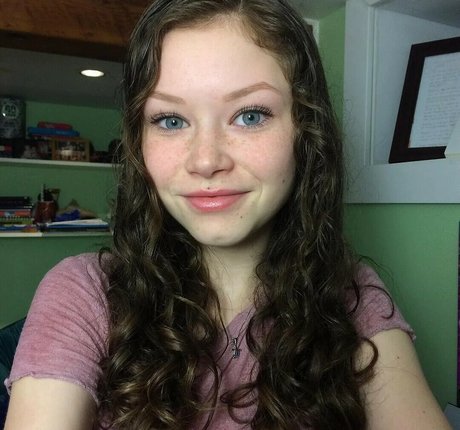 Lily Ana Alexander onlyfans content leaked