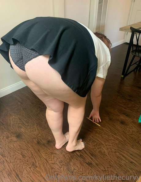 kyliethecurvy onlyfans nudes