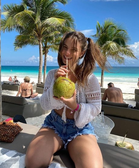 Thaisa Leal onlyfans sextape leak