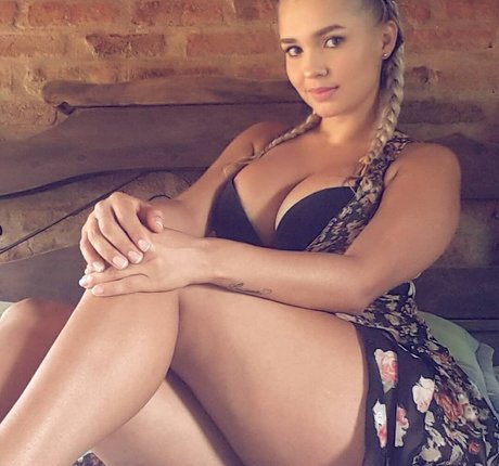 Angela R naked onlyfans leaks