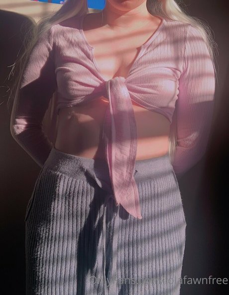 lolafawnfree sexy onlyfans