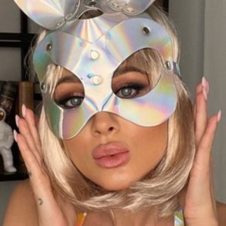 bambolinamodelina onlyfans model images