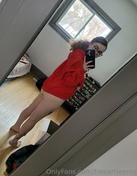 freeartieeros naked onlyfans pics