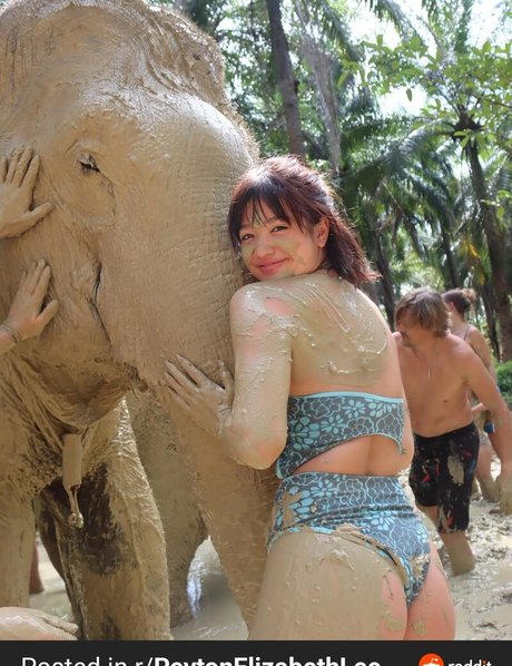 Peyton Elizabeth Lee nude only fans