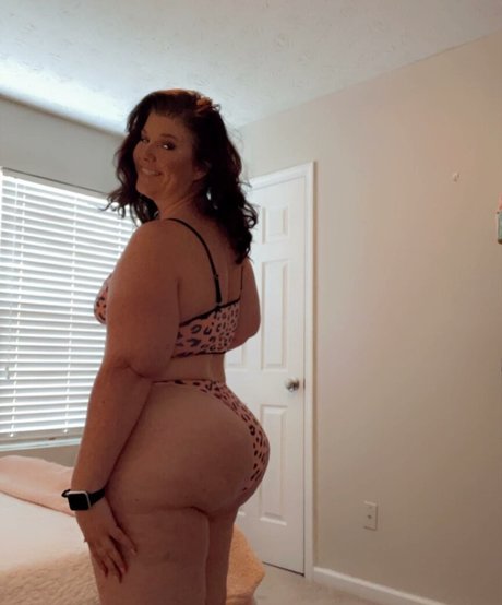 Crystal McBootay only fans porn