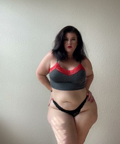 Crystal McBootay onlyfans leaked tits