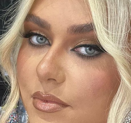 Izzy Nicholls porn leaked onlyfans