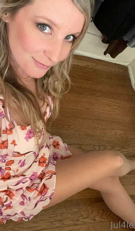 Jul4Le onlyfans star