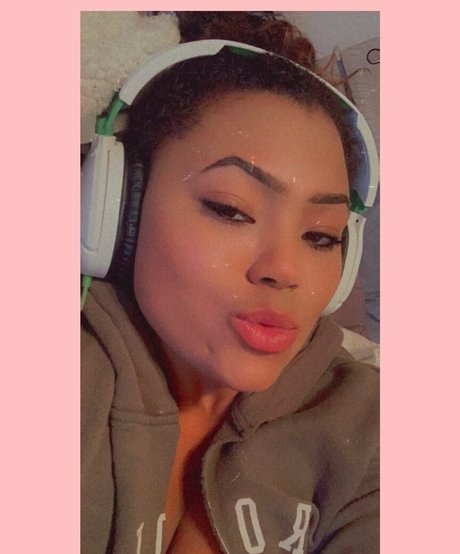 thisahappyhouse onlyfans leak ass