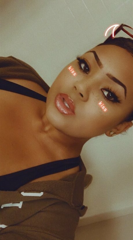 thisahappyhouse onlyfans model