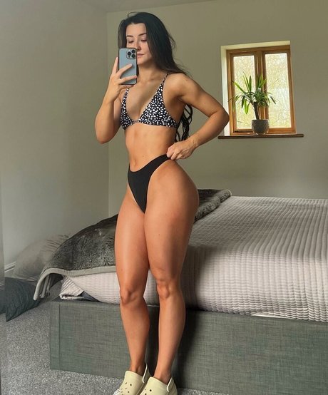 Bethany Tomlinson nude onlyfans leak