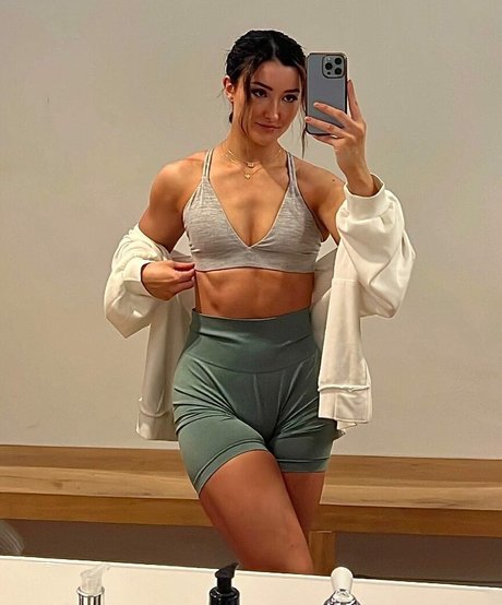 Bethany Tomlinson only fans pics