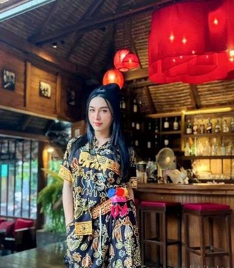 blonde deepthroat onlyfans hot sexy visual