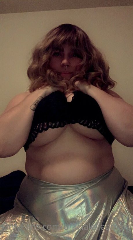 officialelleamory nude onlyfans pics